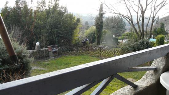 La cour à partir de la terrasse